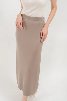 Devorra Ribbed Maxi Skirt