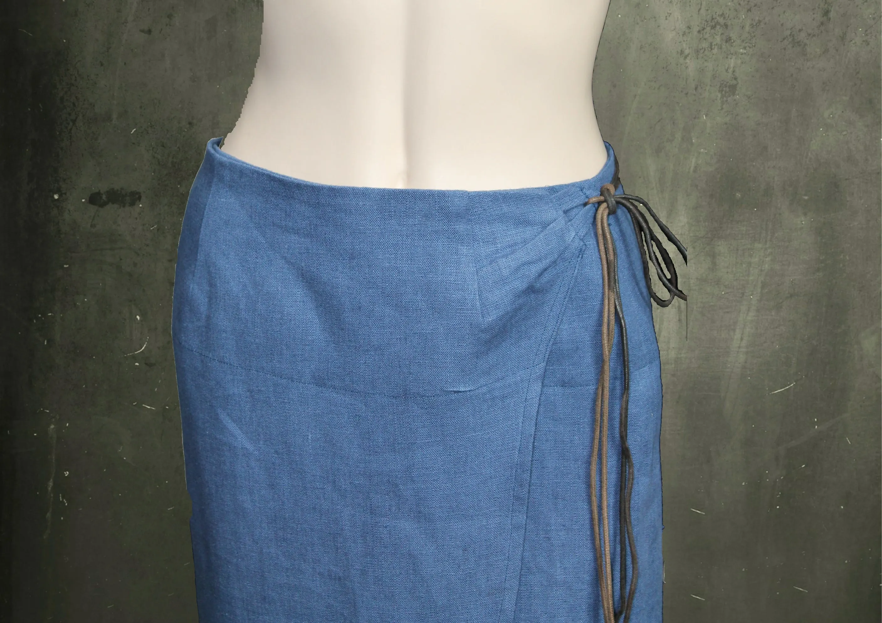 Lange overslag rok van biologische linnen / Long linen wrap skirt